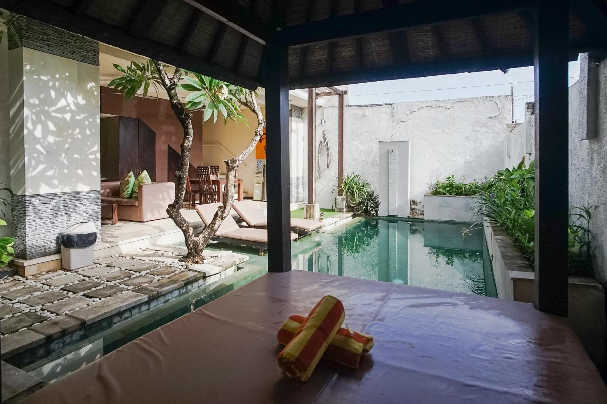 Queen Rose Villa & Spa Jimbaran Exteriör bild